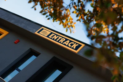 Sede Entrack — 2