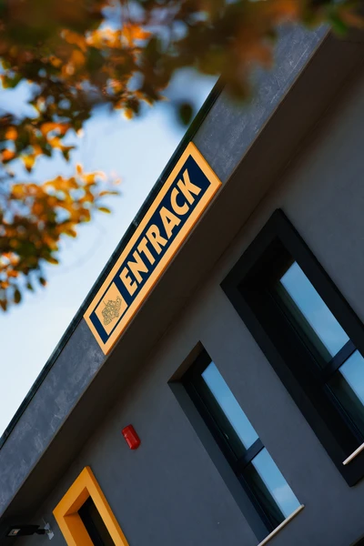 Sede Entrack — 3